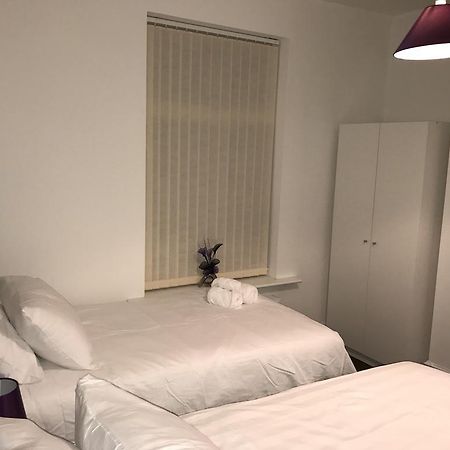 Fantastic House With Amenities Apartman Kingston upon Hull Kültér fotó